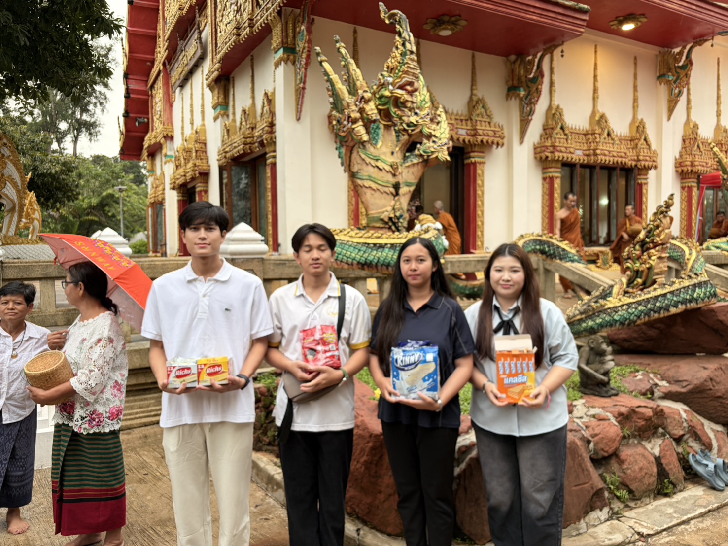 title - จัดพิธีทำบุญอายุวัฒนมงคลครบ 5 รอบ 60 ปี พระครูประภัสสรวีรคุณ (พระอาจารย์วีระพล ปภสฺสโร) เจ้าคณะอำเภอศรีวิไล (ธรรมยุต พระอาจารย์ลาย) เจ้าอาวาสวัดสุดเขตแดนสยาม